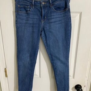 Levi’s 711 skinny jeans